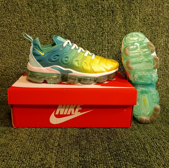 Women's Nike Vapormax Pus - Picture 3 of 6